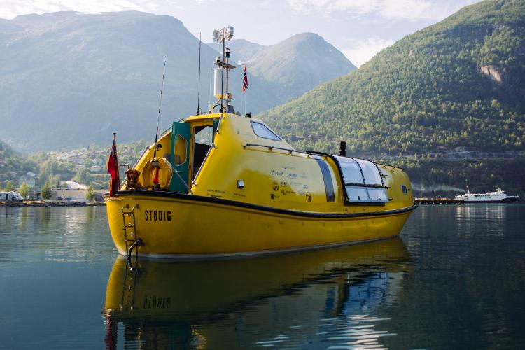 The Unsinkable Solar Boat for Arctic Exploration